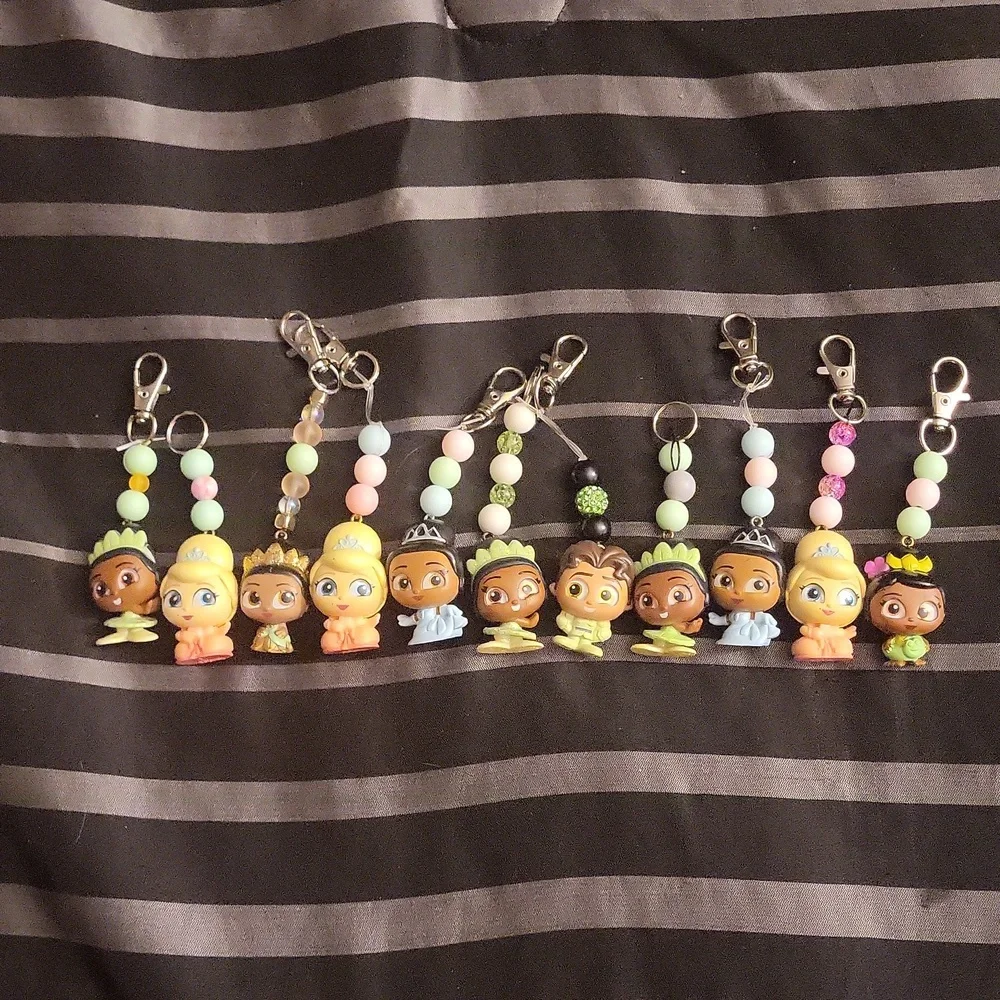 Disney Keychains - Picture 1 of 1